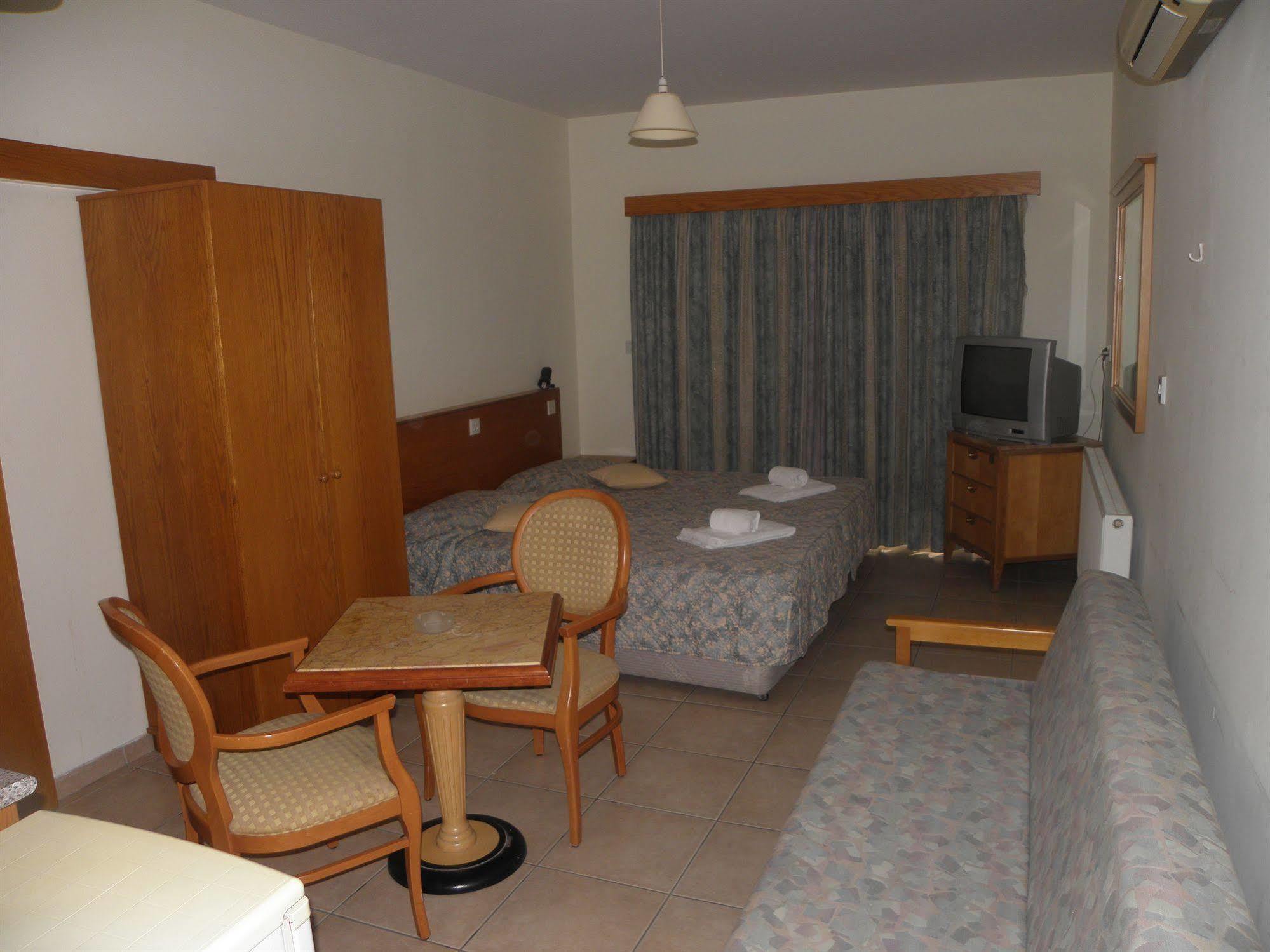 Valana Hotel Apartments Lemesós Eksteriør bilde